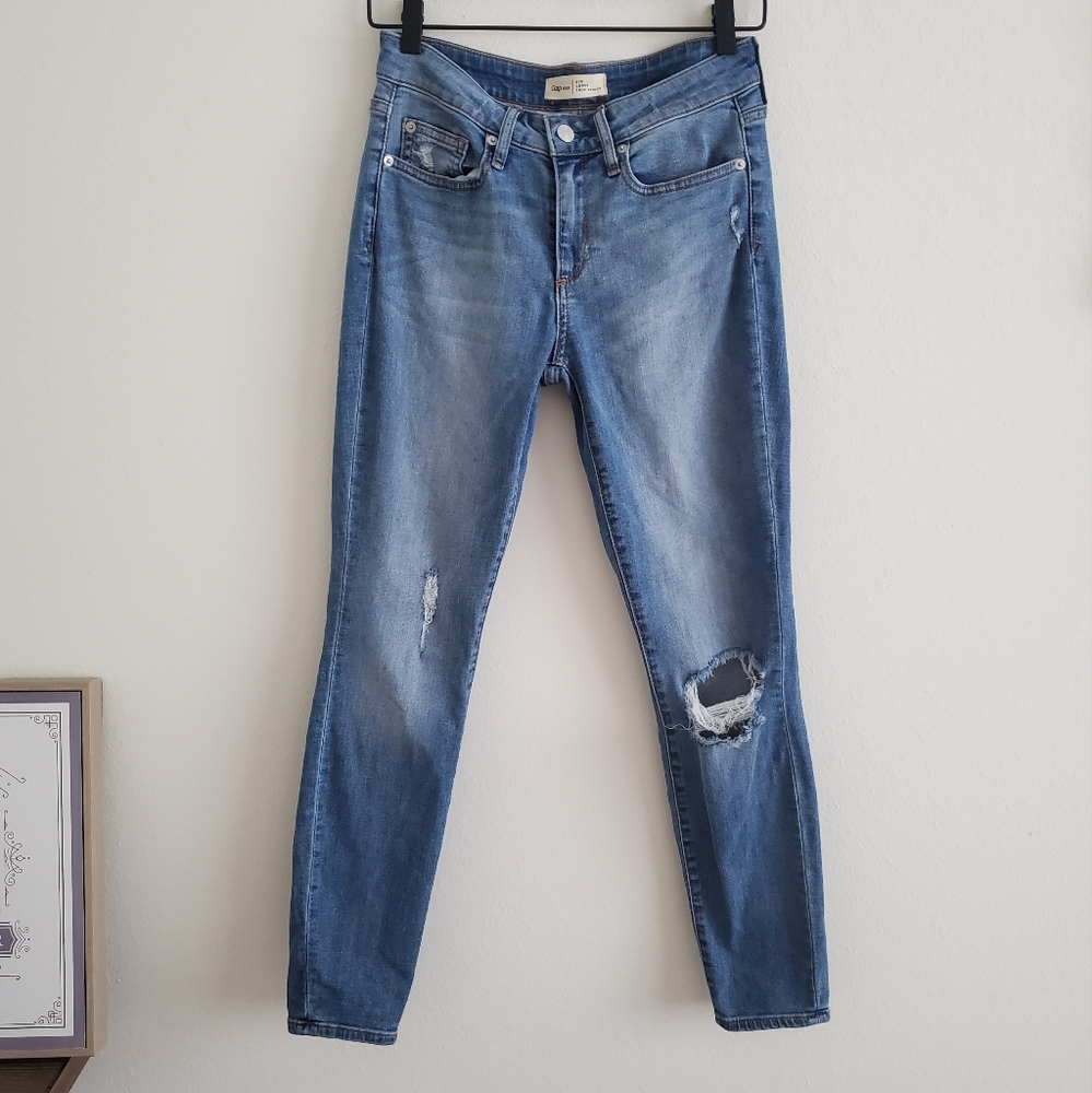 Gap 1969 Curvy True Skinny Jeans Light/Medium Wash - 27R - Distressed Fall Jeans